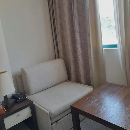 Private In Berlin Golden Sands Апартаменти