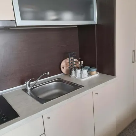 Private In Berlin Golden Sands Апартаменти